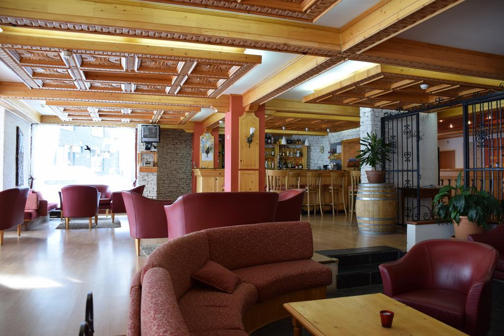 Des Masques Hotell Anzère Exteriör bild
